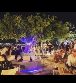 LoView Cafe & Cocktail bar