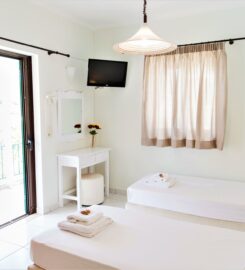 Aggelos Apartments & Deluxe Studios (Κακλαμάνη – Βερύκιου Σταυρούλα Χαραλ.)