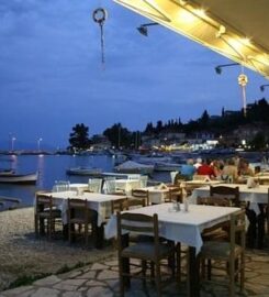Εστιατόριο Γιάννης (Λογοθέτης Χρήστος Ιωα.)