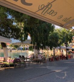 JoMil Gelato e Caffe (Θειακός Μίλτος Σπυρ.)
