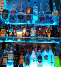 Yacht Cafe Bar (Βασιλάτος Ευστάθιος Σταυρ.)