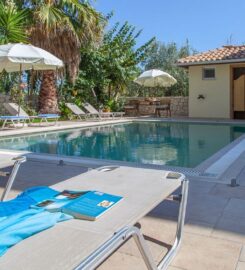 Azalea Villas (Φατούρου – Καραβία Σπυριδούλα Κ.)