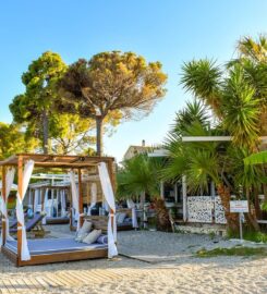 Sailinn Beach Club & Restaurant (Κούρτης Κωνσταντίνος Πανταζ.)