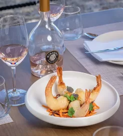 Sailinn Beach Club & Restaurant (Κούρτης Κωνσταντίνος Πανταζ.)