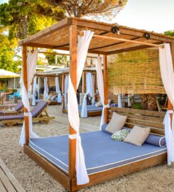 Sailinn Beach Club & Restaurant (Κούρτης Κωνσταντίνος Πανταζ.)