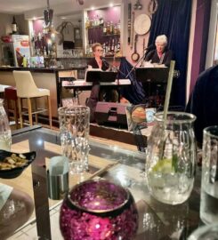 The Bluebird – Art & Music Bar